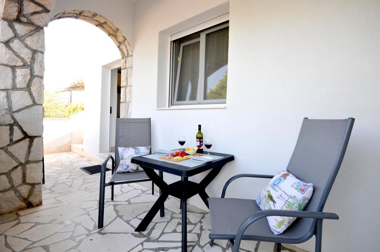 Apartments Penic Trogir Exteriör bild