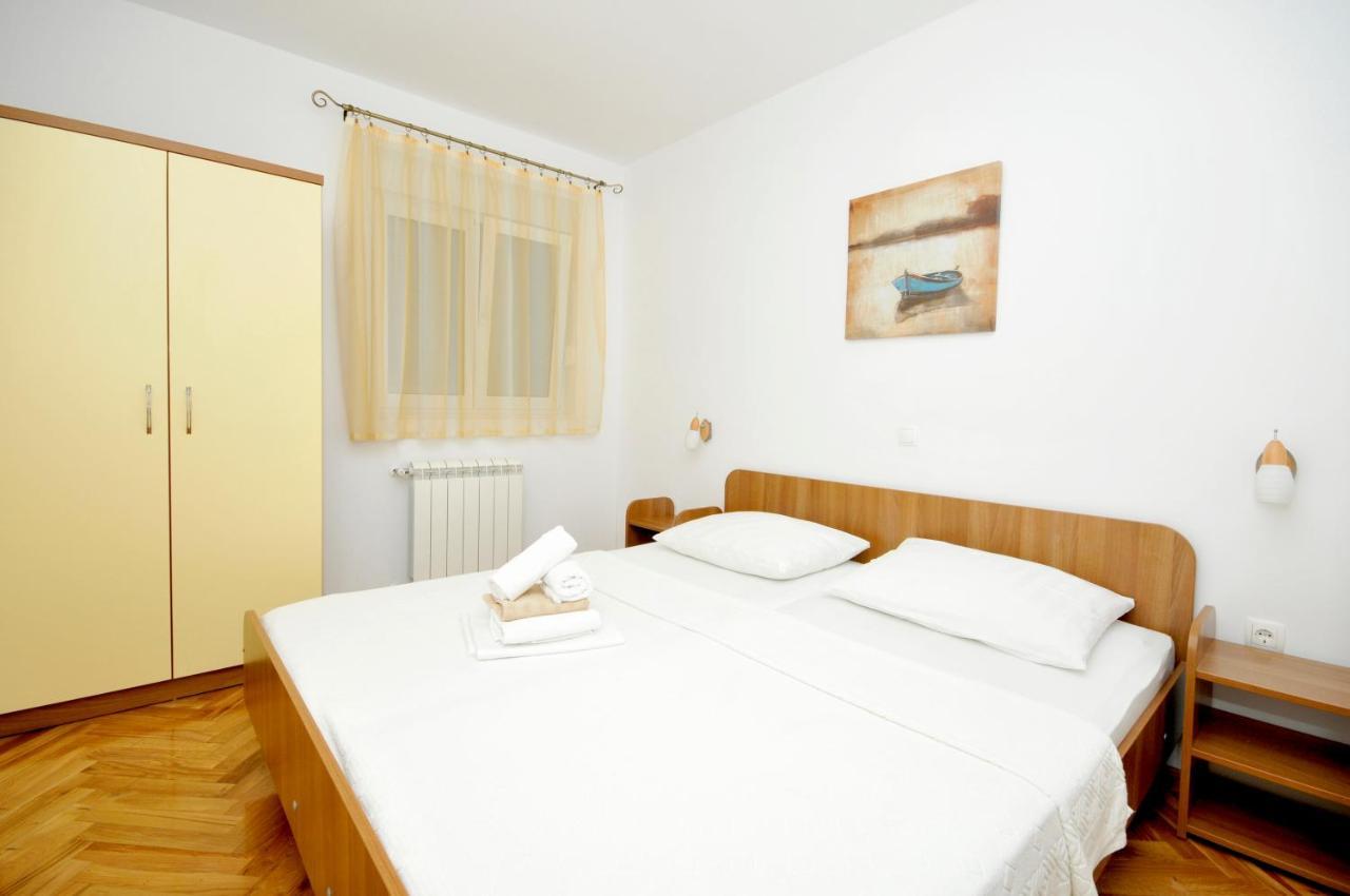 Apartments Penic Trogir Exteriör bild